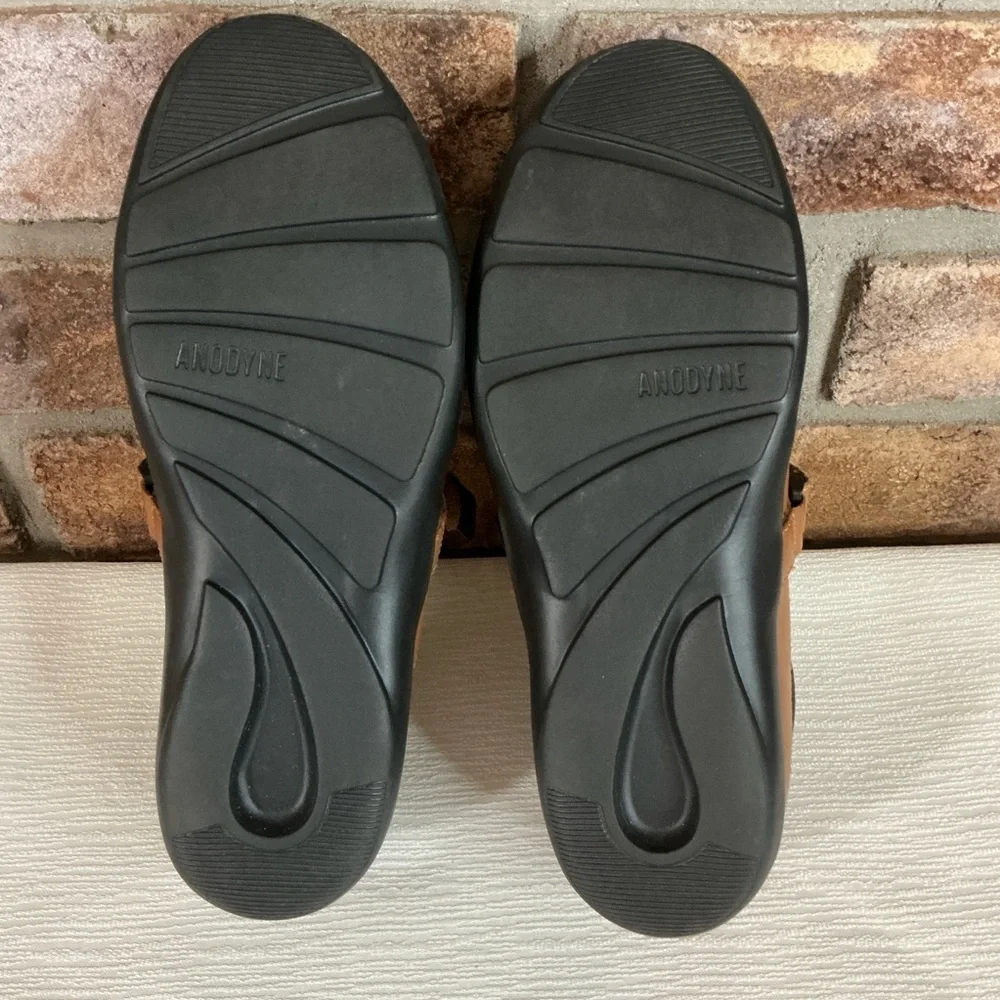Anodyne women’s cognac